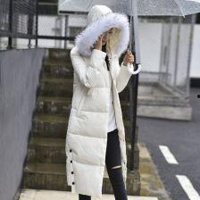 明星同款彩色羽绒服,羽绒服界的时尚新宠