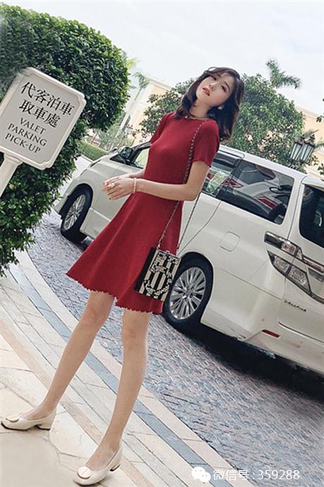 网红修身弹力连衣裙女,打造女神范儿必备单品